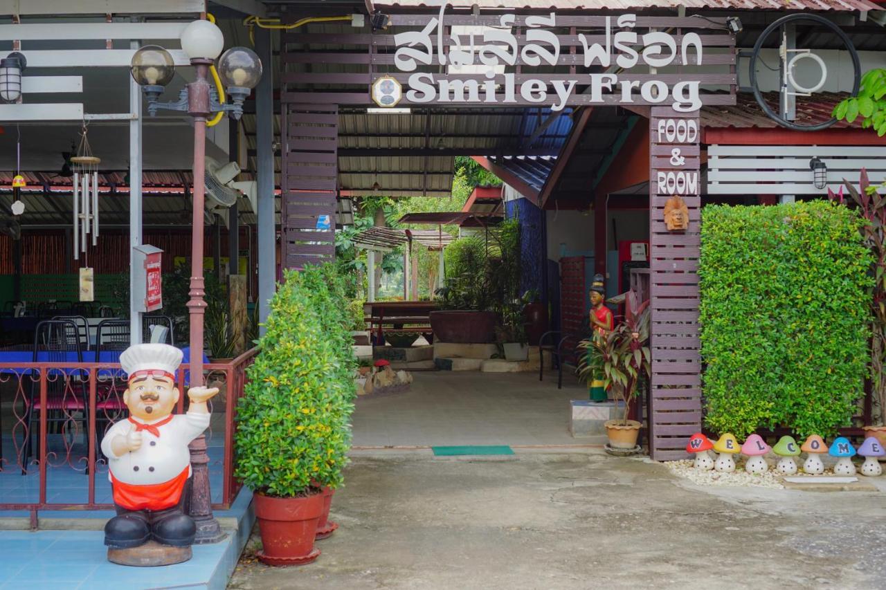 Ferienwohnung Smiley Frog Kanchanaburi Exterior foto